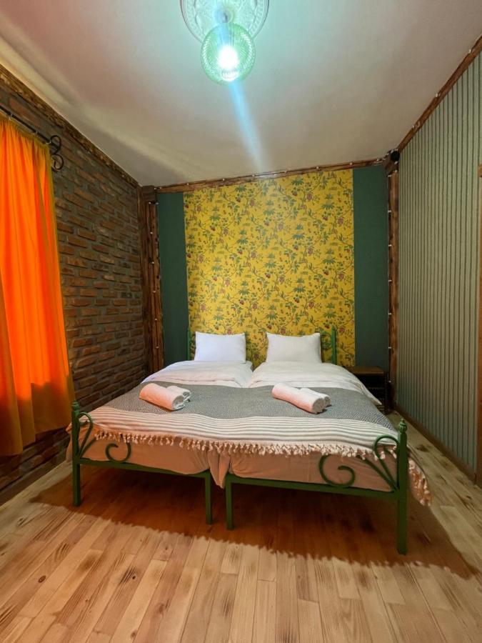 Odo'S Guest House Martvili Exterior foto